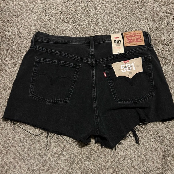 Levi’s 501 Women’s Shorts NWT - Picture 2 of 6